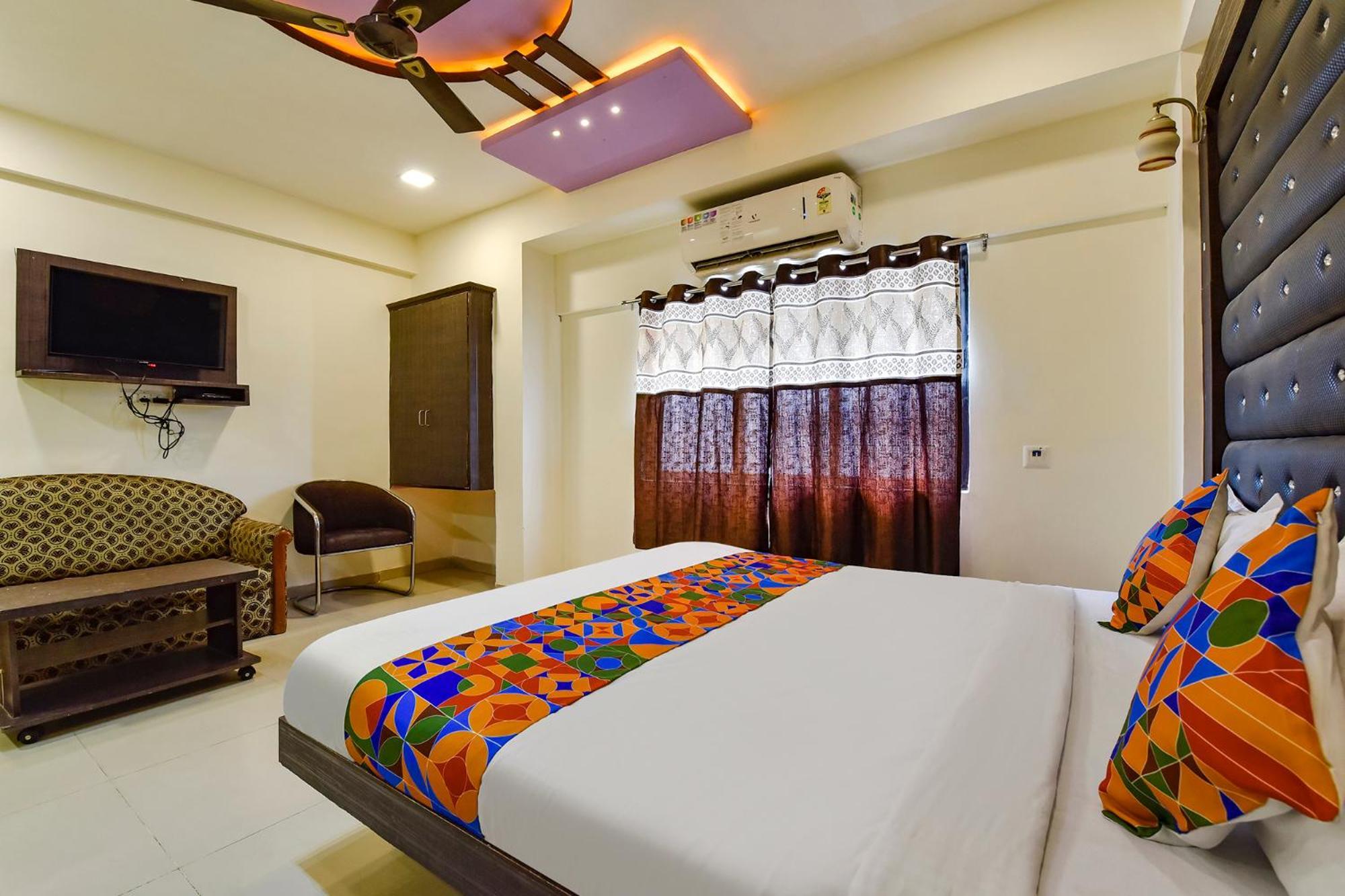 Fabhotel Crystal Inn II - Paldi Char Rasta Ahmedabad Bagian luar foto